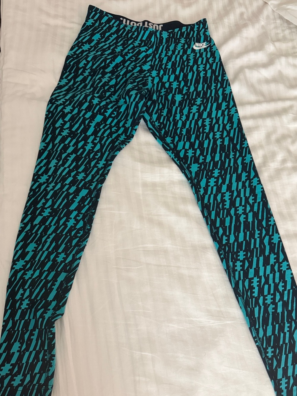 Nike Teal and Black Graphic Print Women’s Leggings